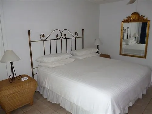 Sibonne Beach Hotel Grace Bay